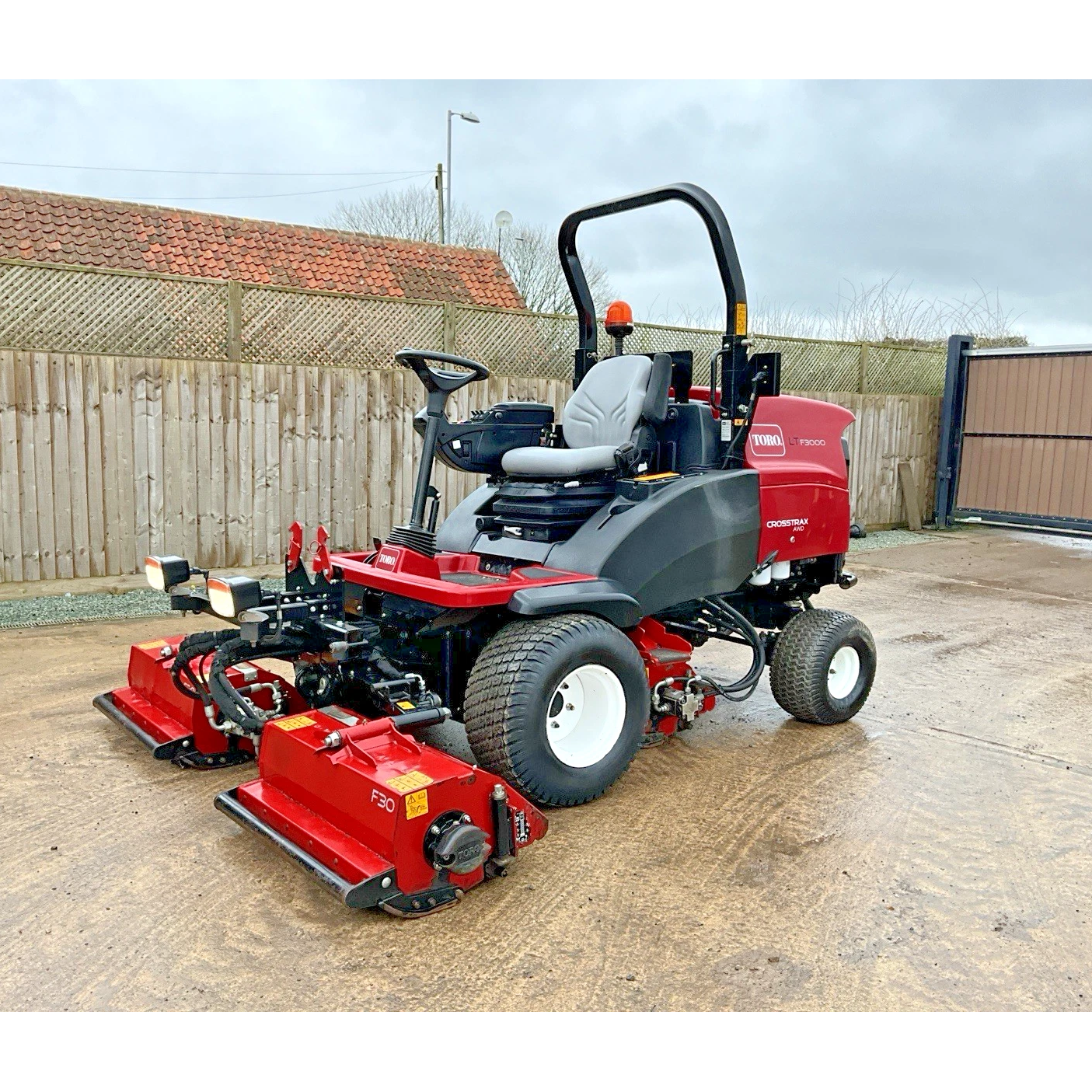 2023 TORO LT F3000 TRIPLE DECK FLAIL RIDE ON LAWN MOWER